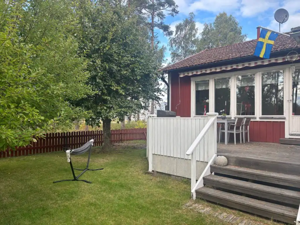Eingang und Wintergarten beim Ferienhaus Sillys Hus in Småland