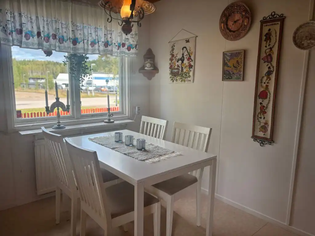 Essbereich in der Küche des Ferienhauses Sillys Hus