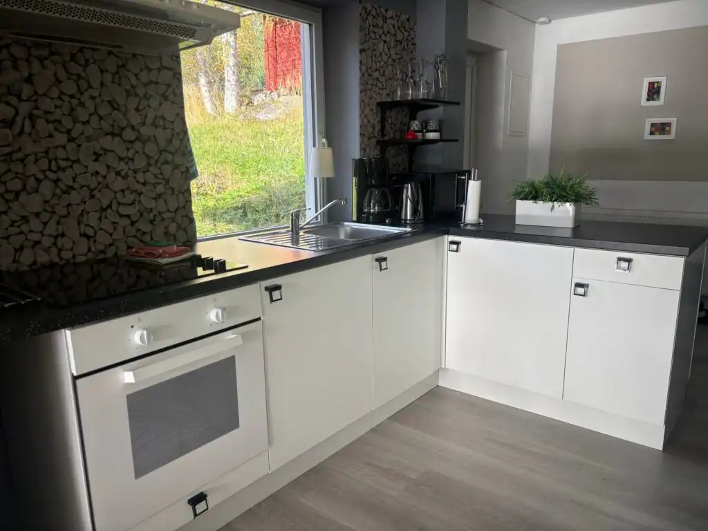 Küche der Ferienwohnung Seeglück Lea in Medelpad bei Sundsvall