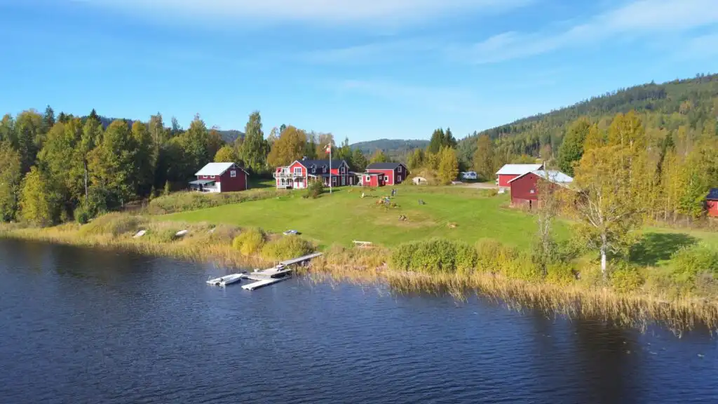 Garten am See bei der Ferienwohnung Seeglück Lea nahe Sundsvall