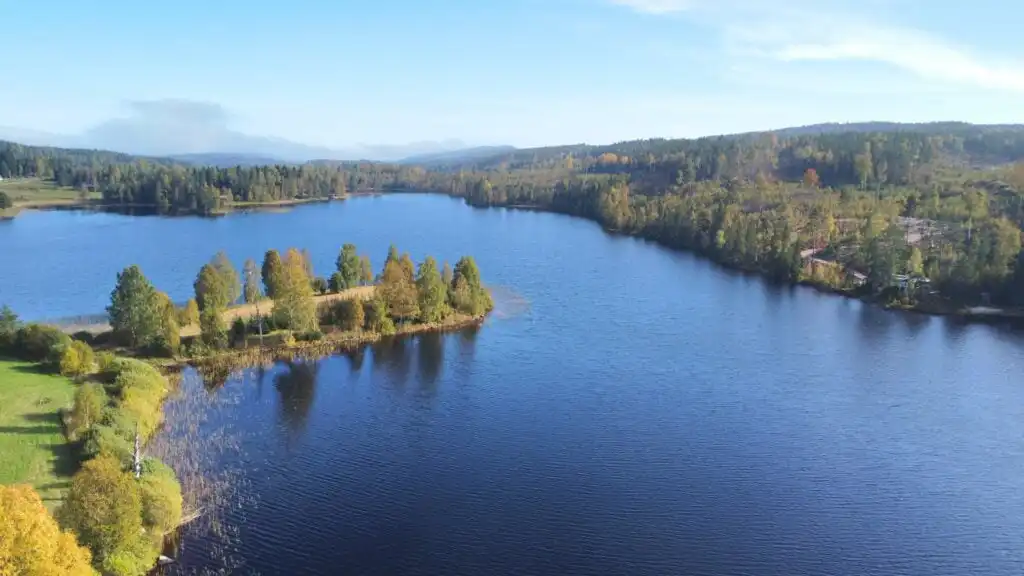 Seenlandschaft in Medelpad nahe der Ferienwohnung Seeglück Ramona