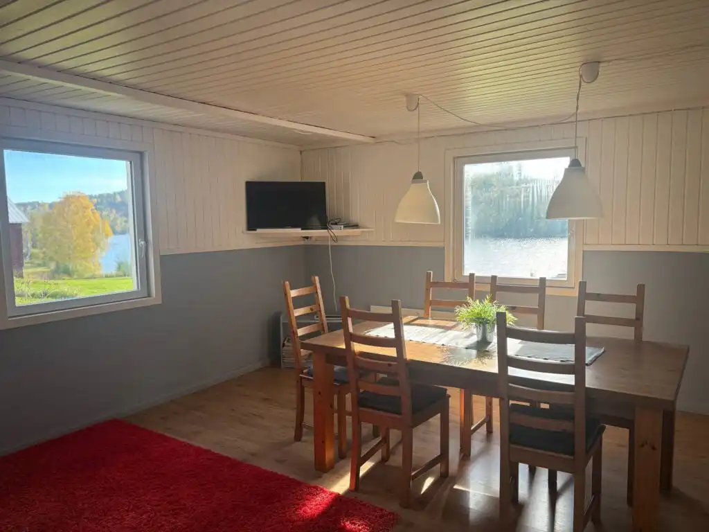 Essbereich in der Ferienwohnung Seeglück Ramona bei Sundsvall