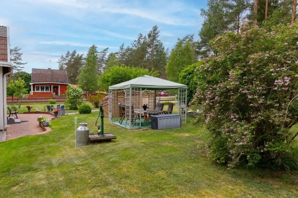Gartenblick beim Ferienhaus Lindgren Land in Vimmerby in Småland nahe Astrid Lindgren Värld