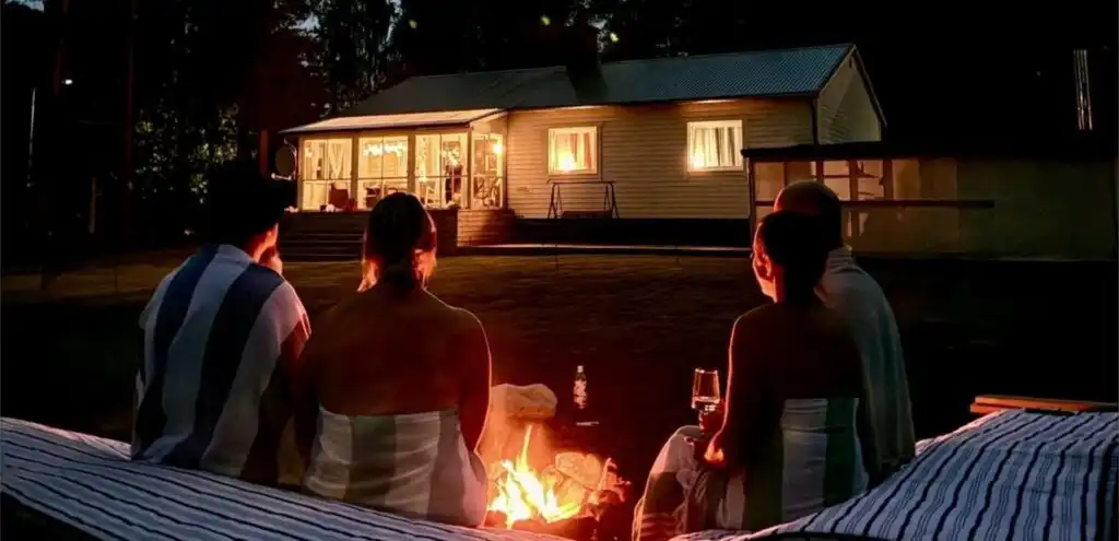 Lagerfeuer und Outdoor-Erlebnis nahe Villa Davvi dállu in Vidsel Lappland