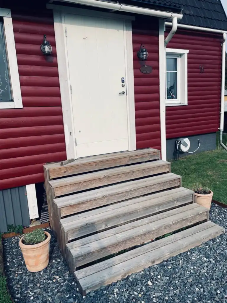 Eingang zur Villa Skogsfred in Värmland