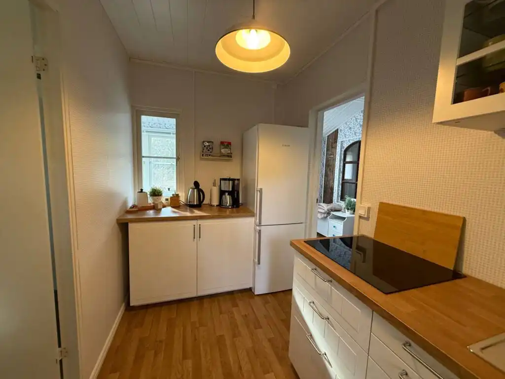 Küche im außergewöhnlichen Ferienhaus Spökhuset in Alsterbro