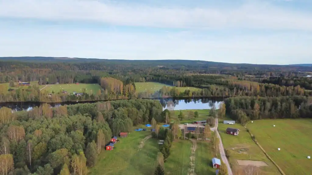 Luftaufnahme der Landschaft bei Stöllet in Värmland – Natur rund um die Pomp Stuga
