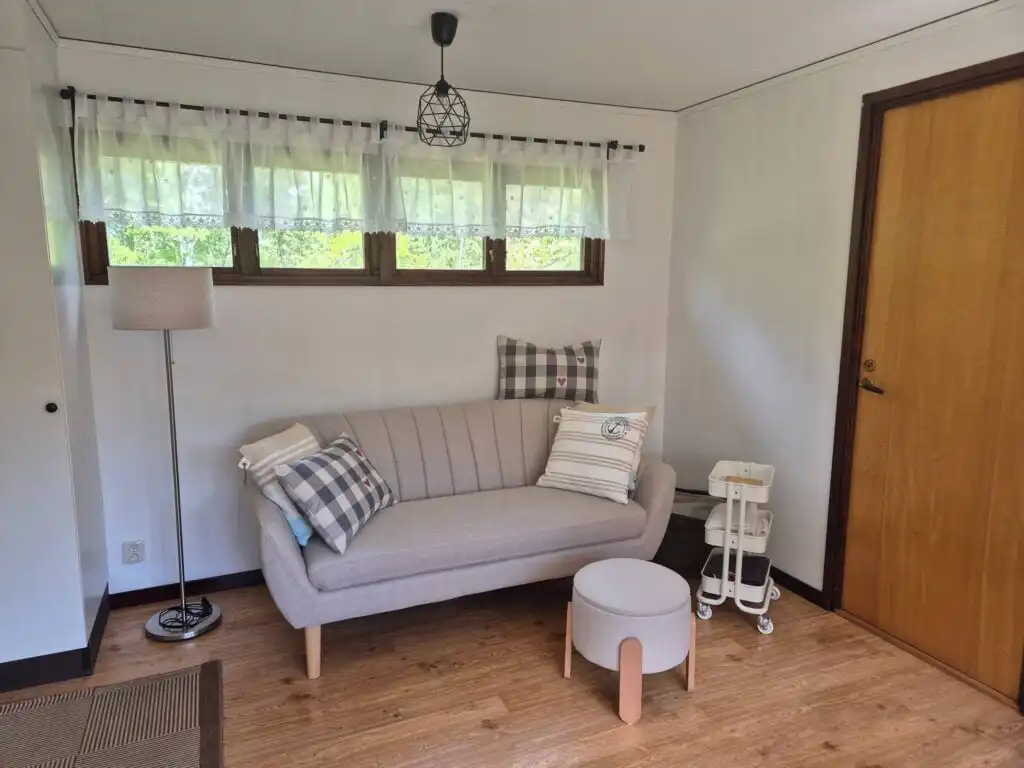 Ferienhaus Stensjö mit Garten – gemütliches Schwedenhaus in einer kleinen Ferienhaussiedlung in Holmsjö