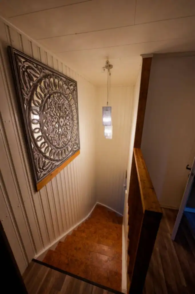 Treppenbereich im Hus Lönnbacka in Småland – gemütliches Ferienhaus in Schweden mit liebevollen Details