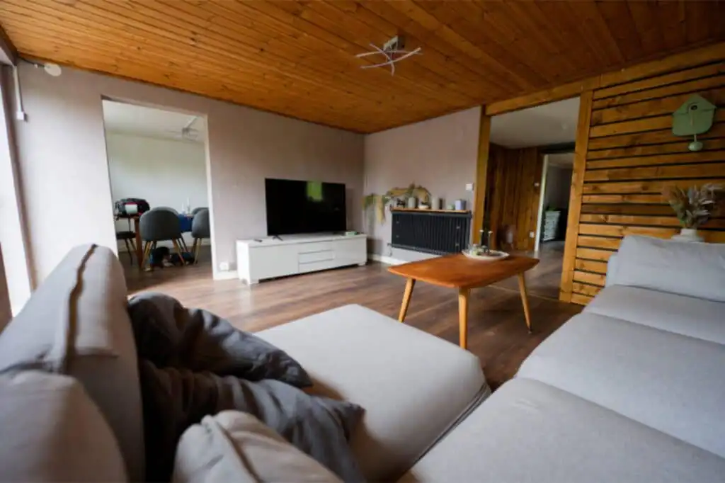 Wohnraum mit Sofa im Hus Lönnbacka in Eringsboda