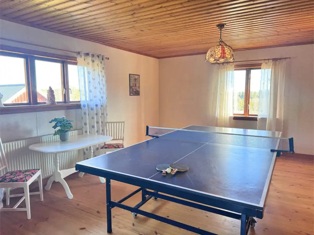 Tischtennisraum im Ferienhaus Stora Hultet in Småland bei Vimmerby