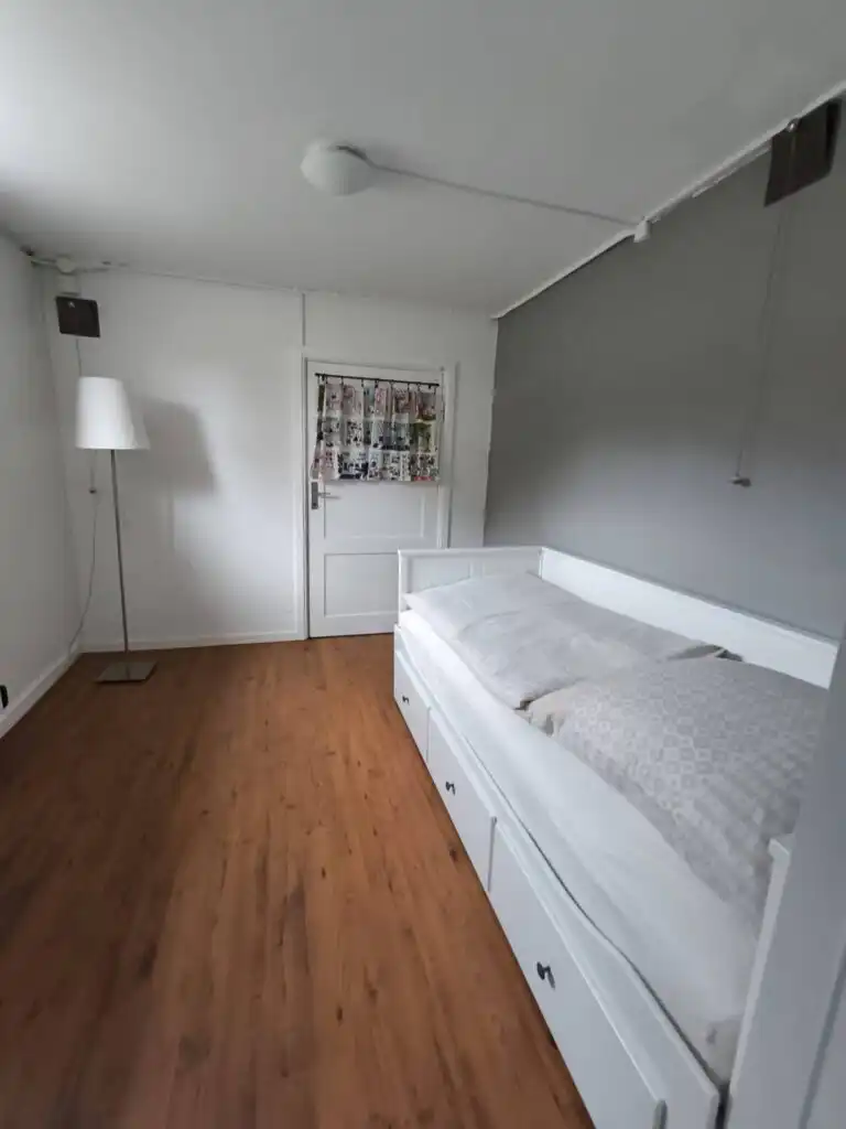 Schlafzimmer mit Doppelbett Hus Indalsälven Schweden