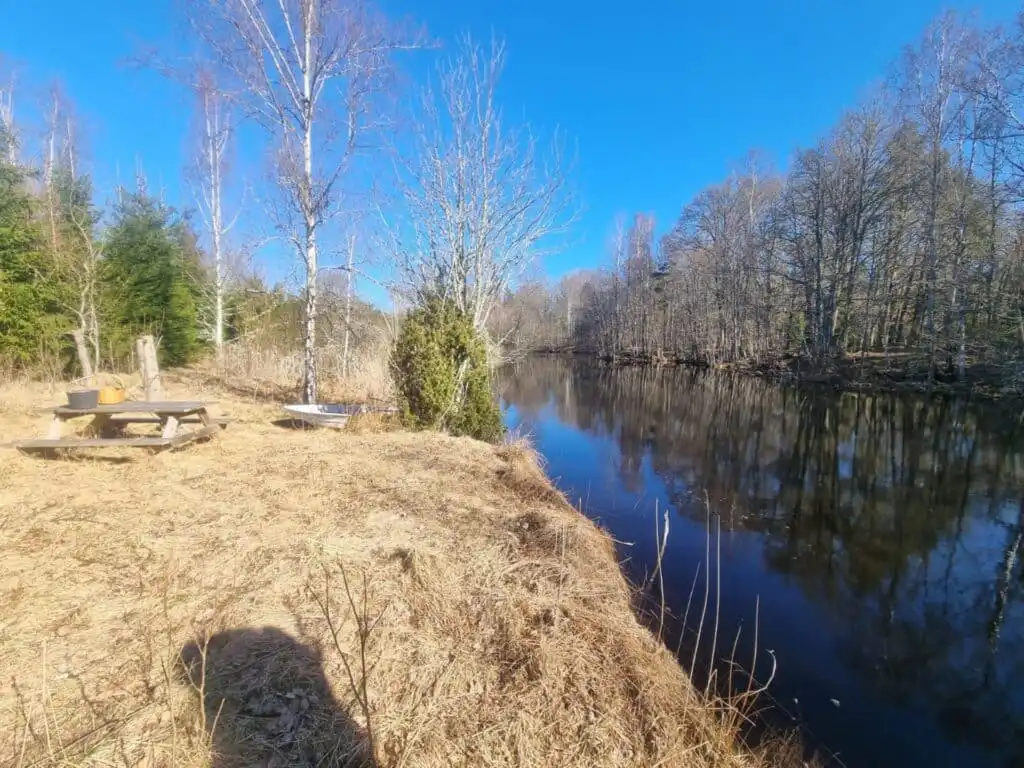 Fluss am Haus Stora Hultet Nahe Vimmerby