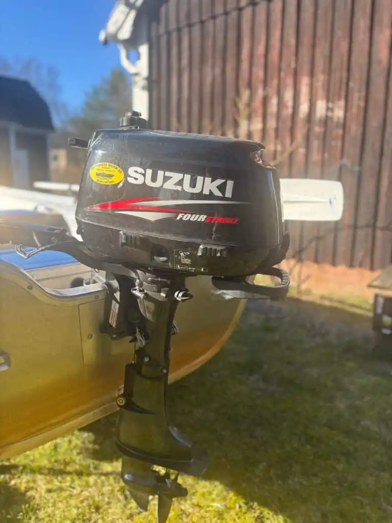 Boot mit Motor für Aktivitäten und Angelausflüge am See bei Ryd