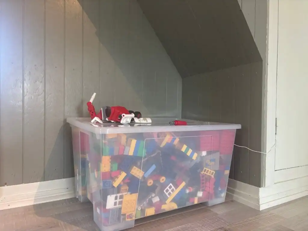 Spielbereich für Kinder im familienfreundlichen Ferienhaus in Småland