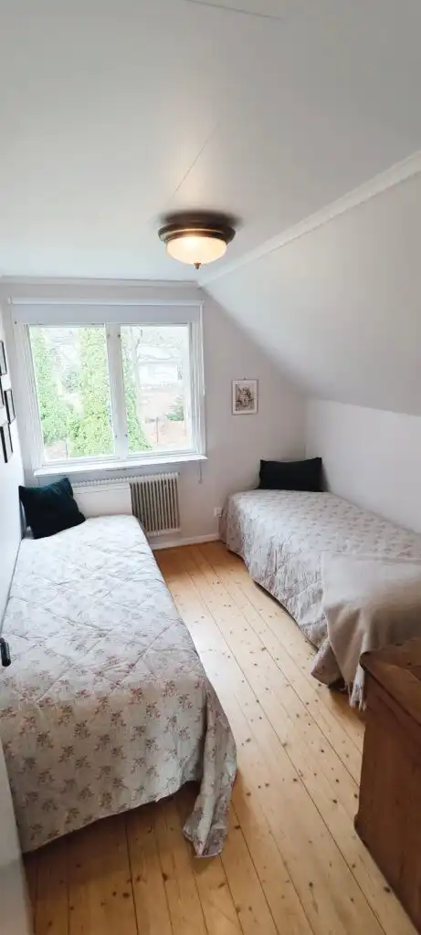 2 Einzellbetten, können auch zusammen gestellt werden