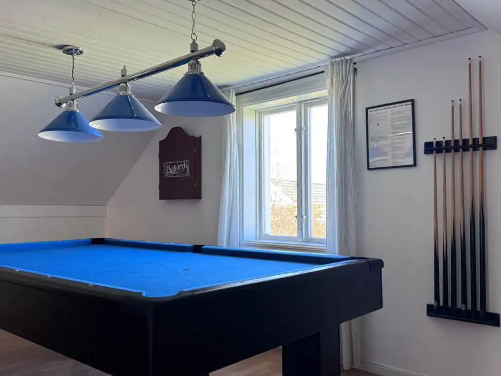 Billardtisch im Spielzimmer des Ferienhauses Hus Hagagatan