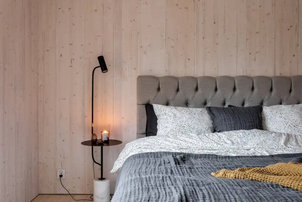 Modernes Schlafzimmer im skandinavischen Stil im CIRCUITUS Småland