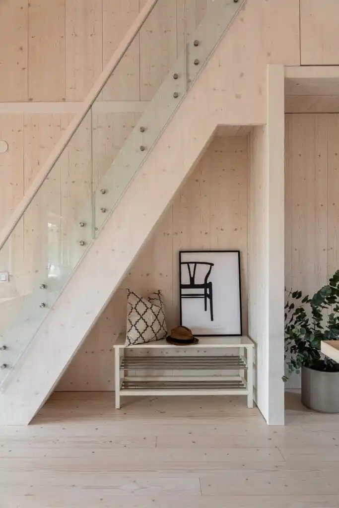 Architektonischer Aufgang zum Loft im ökologischen Passivhaus CIRCUITUS