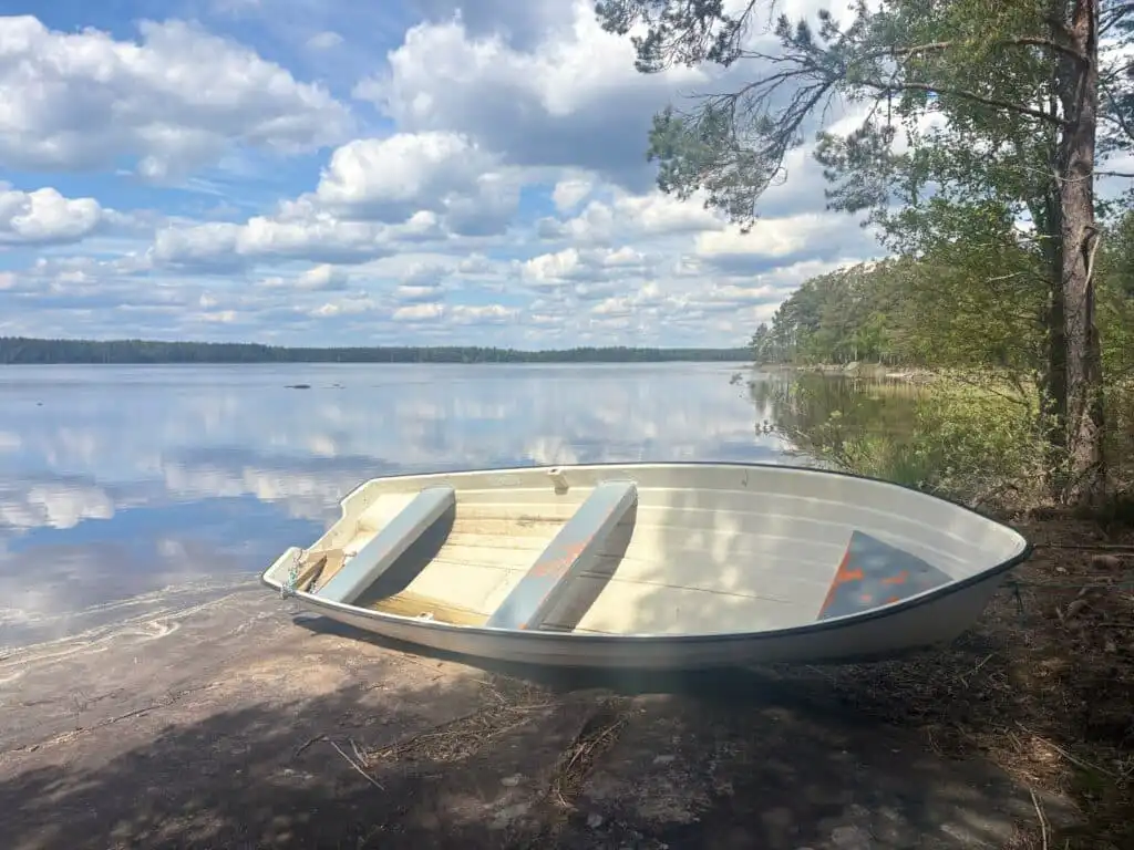 Ruderboot am wunderschönen Boasjö in Småland