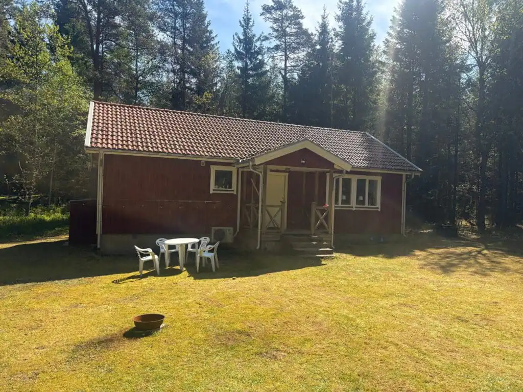 Schwedenhaus mit Naturgarten und ruhiger Waldlage