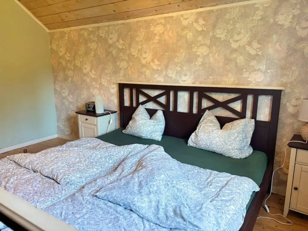 Gemütliches Schlafzimmer für Familienurlaub in Småland