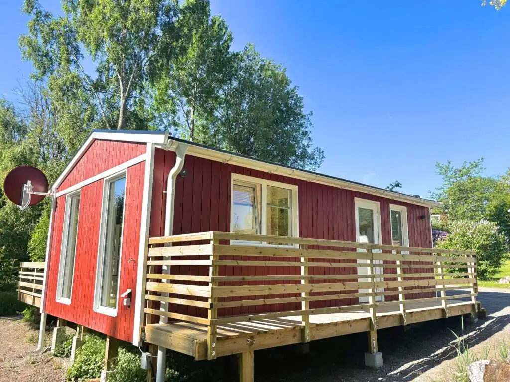 Moderne Älg Stuga mit Terrasse nahe dem See