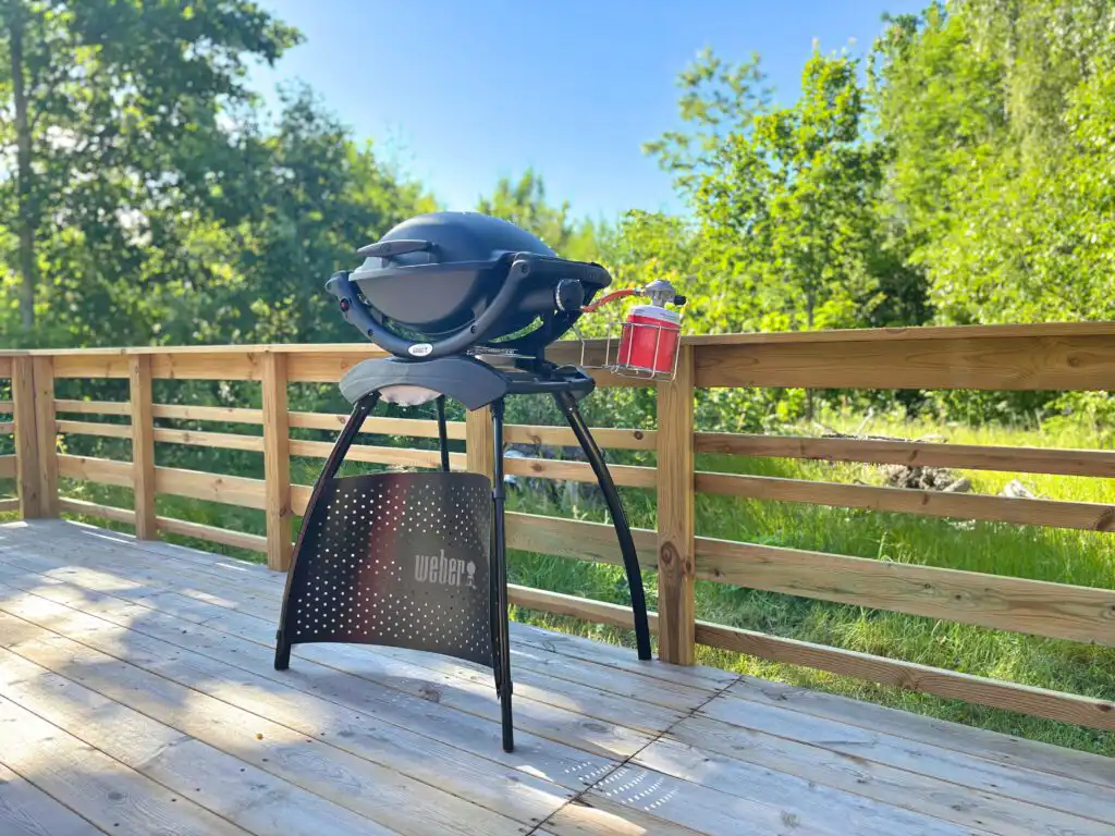 Terrasse mit Grill bei Älg Stuga