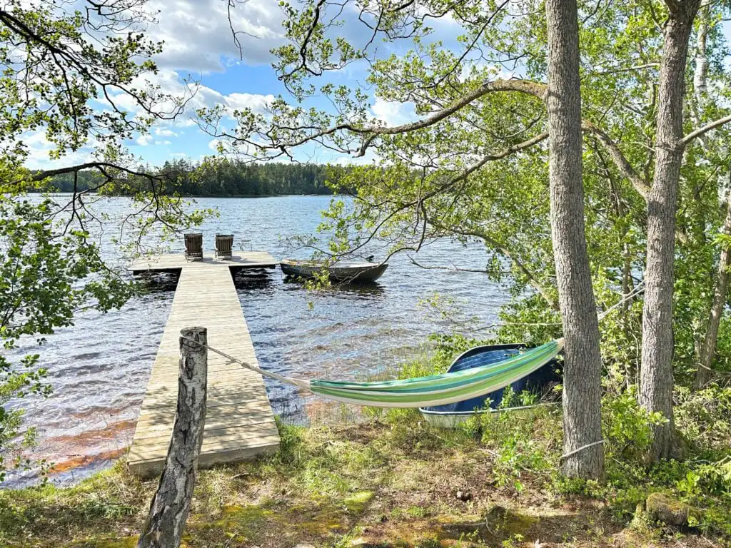 Privater Steg am See Yasjön bei Villa Yasjö