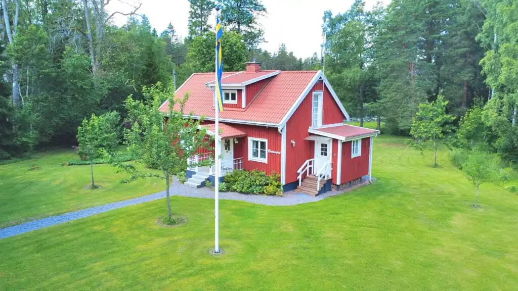 Ferienhaus Brotorpet umgeben von Wäldern und Natur