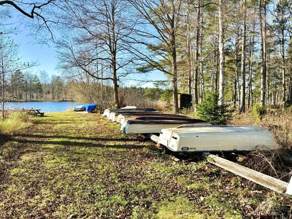 Seeufer bei Alsterbro – Ferienhaus Villa Lotte direkt am See in Småland