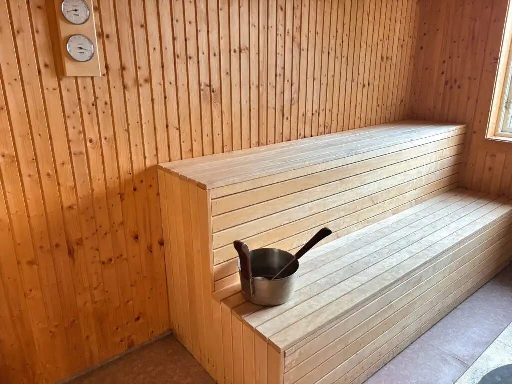 Sauna im Ferienhaus Hus Upplånngö mit Blick auf die Ostsee