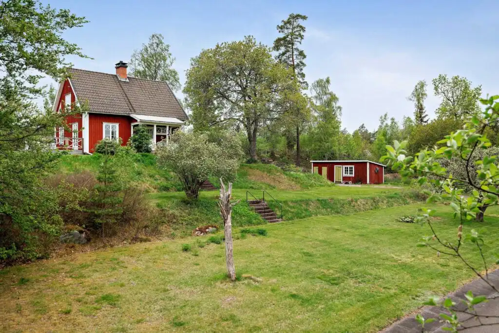 Garten der Villa Berget in Fröseke nahe See