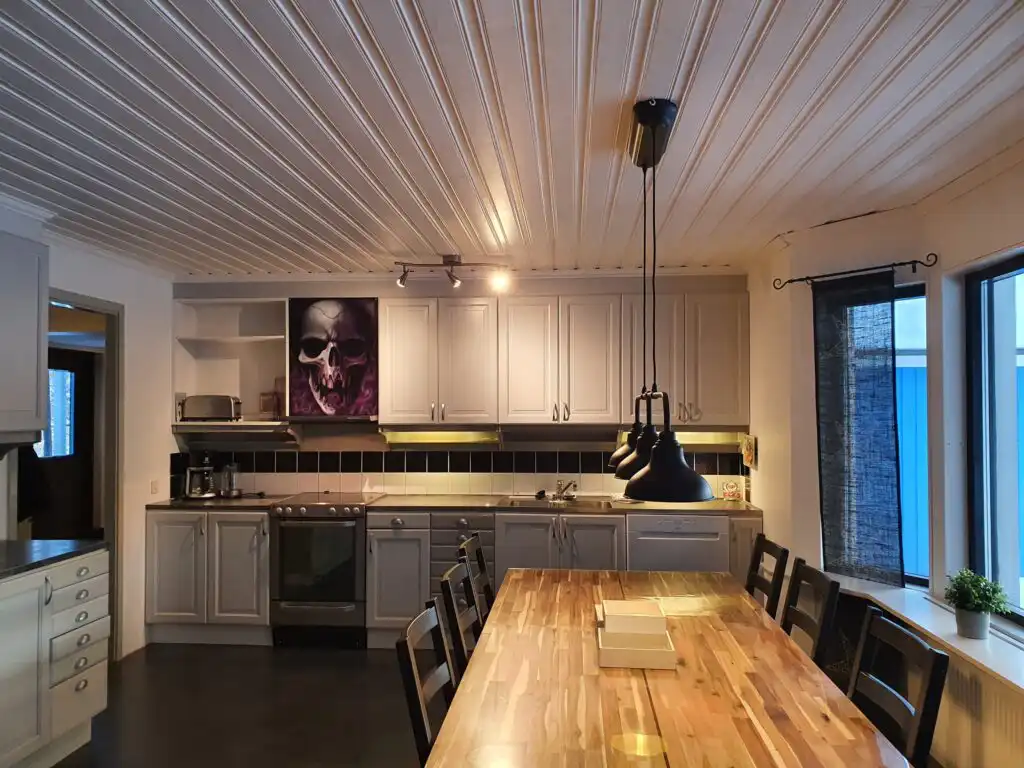 Küche mit Essbereich im Ferienhaus Villa Wolf in Vidsel Lappland Schweden