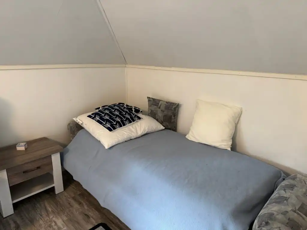 Schlafzimmer im Dachgeschoss im Ferienhaus Bjurabygget in Holmsjö