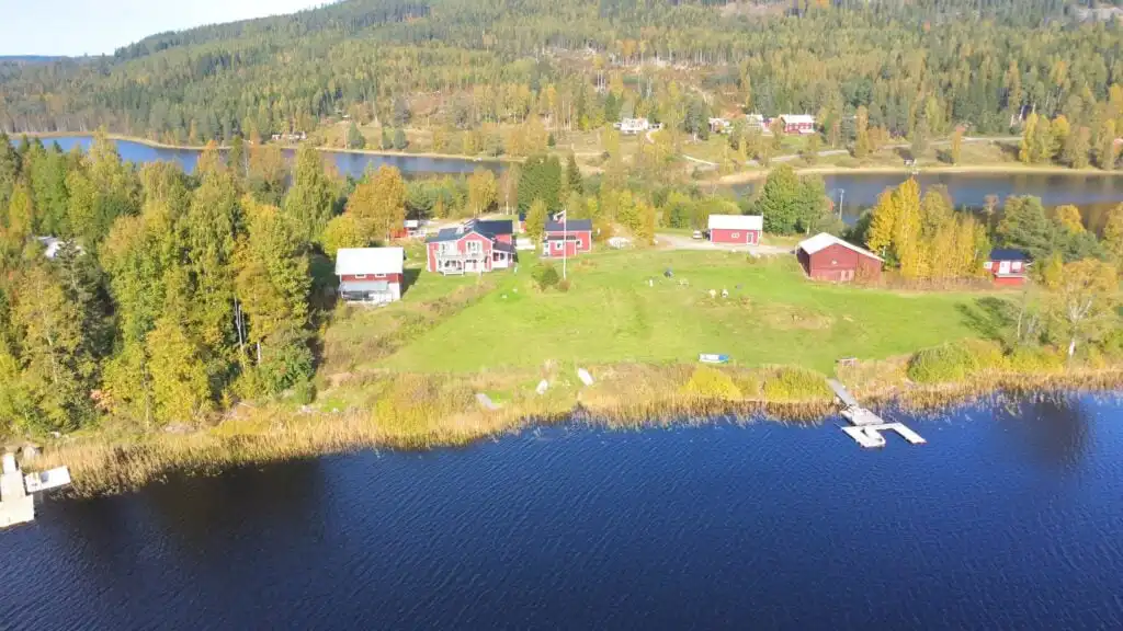 Vogelperspektive der Seenlandschaft in Medelpad nahe der Ferienwohnung Seeglück Ramona