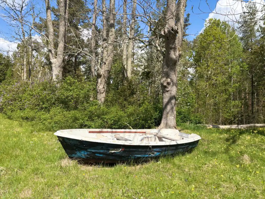 Dekorationsboot im Garten