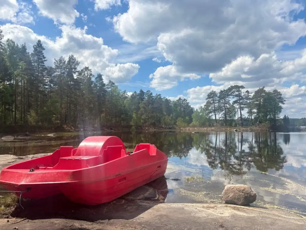 Tretboot am wunderschönen Boasjö in Småland