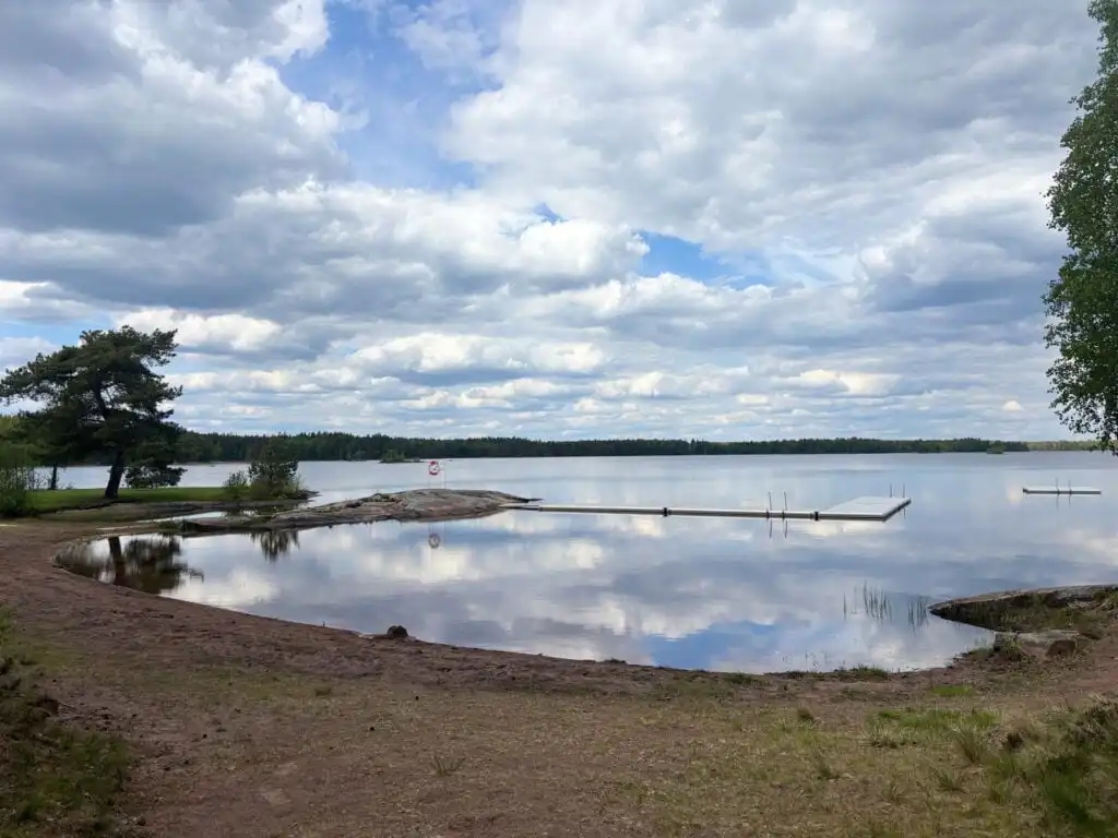Öffentliche Badestelle am Boasjö nahe Hus Kråksmåla in Småland