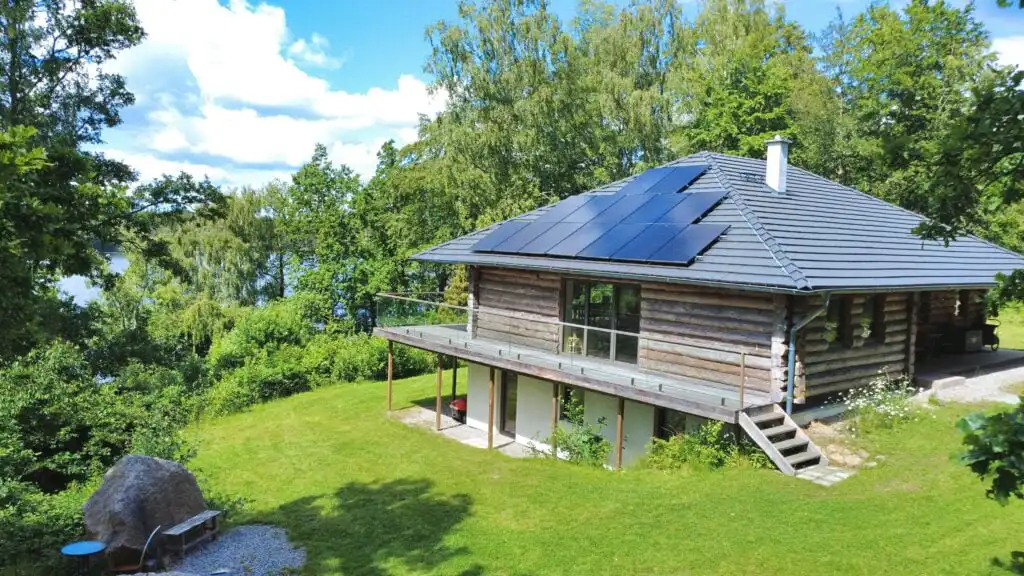 Villa Bergsmåla in Alleinlage am See in Schweden