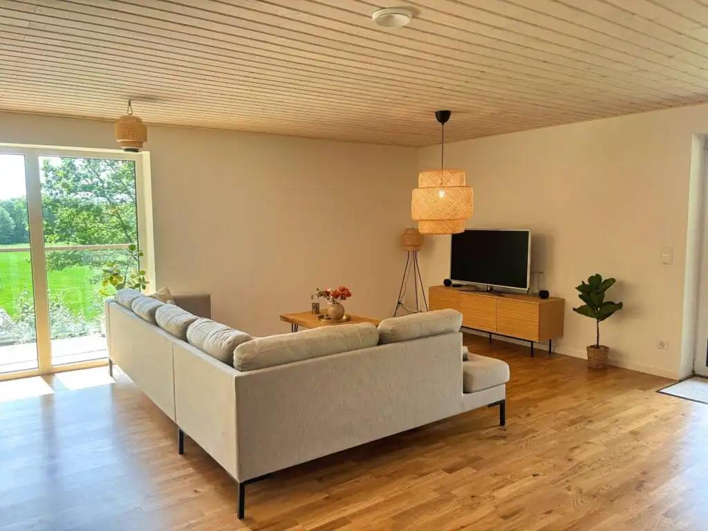 Gemütliche Sofalandschaft im Ferienhaus Villa Bergsmåla