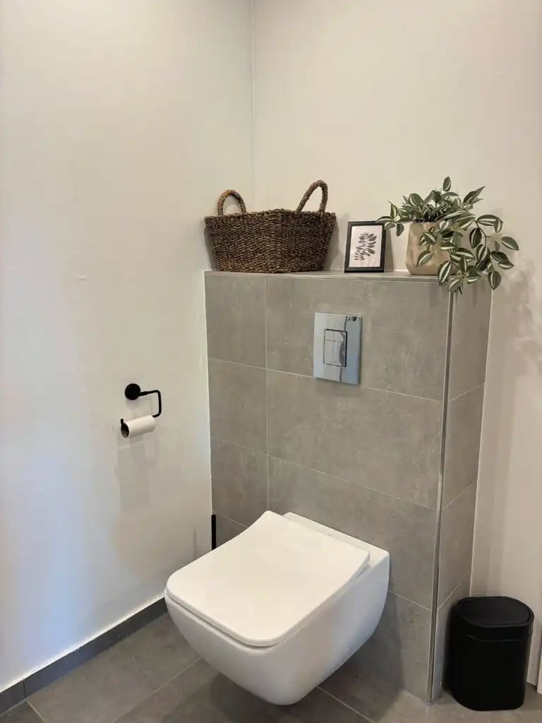 Separates Gäste-WC im Ferienhaus Villa Bergsmåla