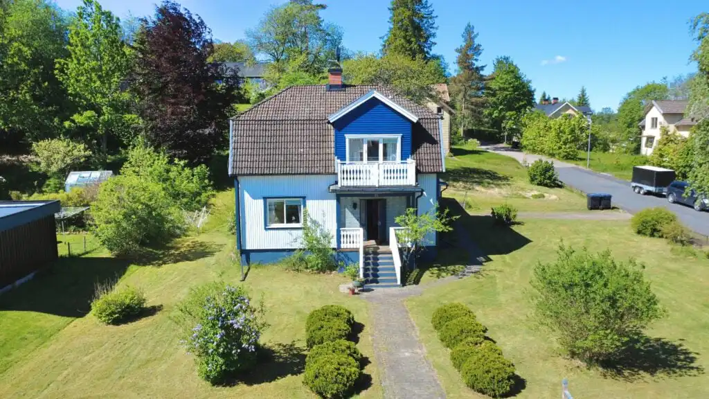 Connys Hus in Kosta – großzügiges Ferienhaus für bis zu 7 Personen mit Garten