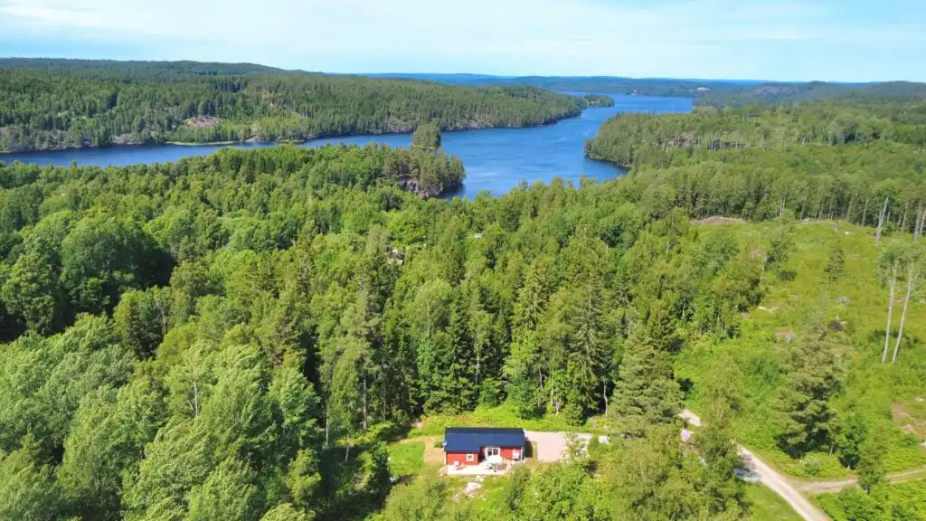 Luftaufnahme der Seenlandschaft rund um Bengtsfors in Dalsland