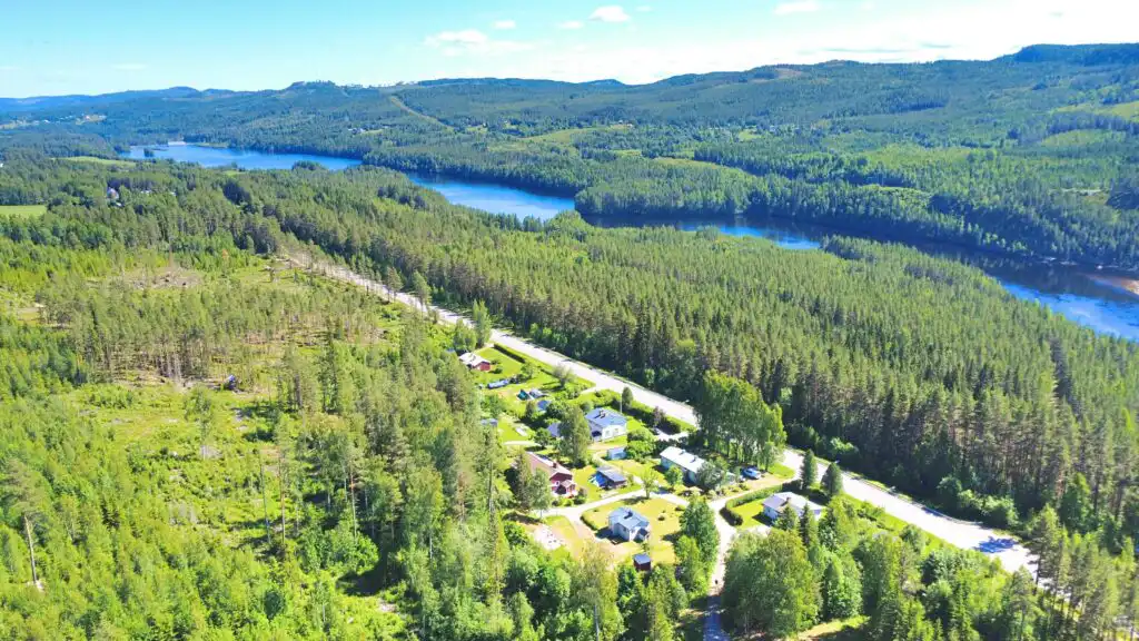 Seen und Wälder rund um Hus Indalsälven in Jämtland