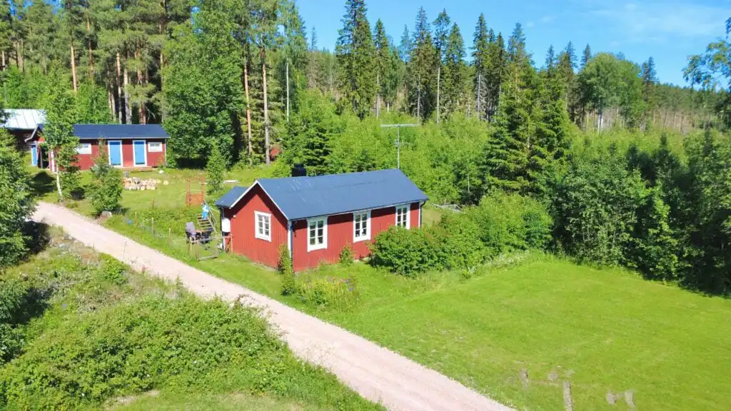 Hus Hammerstrand am Waldrand im Ragundatal