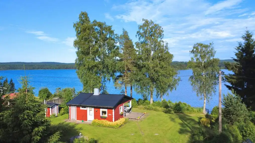 Schwedenhaus am Ullvettern direkt am See in Värmland