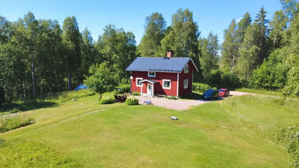 Hus Fee mit großem Naturgrundstück in Dalarna