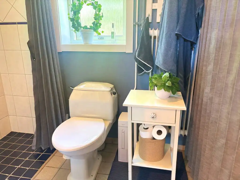 Badezimmer mit WC im Ferienhaus Hus Fee