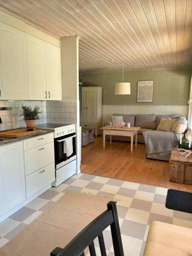 Moderne Küche im Hus Bjöksjöblick mit kompletter Ausstattung